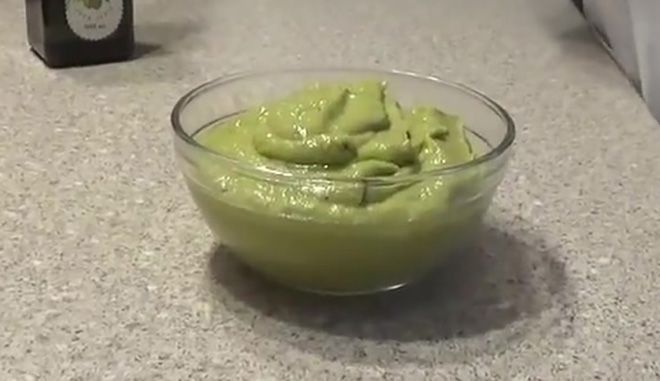 Тост з авокадо: з яйцем пашот, пікантні рецепти на сніданок