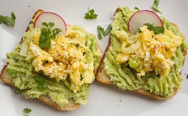 Авокадо для бутербродів: з червоною рибою, з яйцем, з сьомгою, з сиром