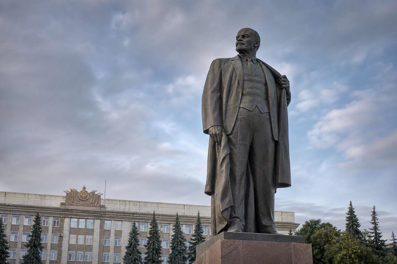 Сонник Ленін: до чого сниться і що означає сон про Леніна. Статуя Сонник Ленін: до чого сниться і що означає сон про Леніна. Статуя фото