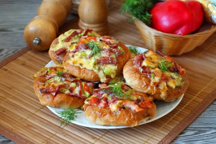 15 рецептів міні-піци, яку зможе приготувати кожен
