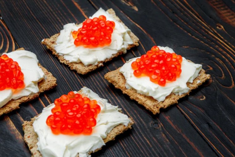 20 бутербродів з червоною ікрою, від яких гості будуть у захваті