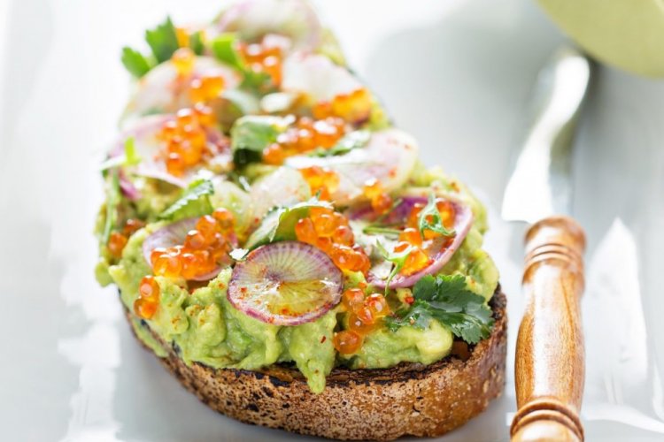 20 бутербродів з червоною ікрою, від яких гості будуть у захваті