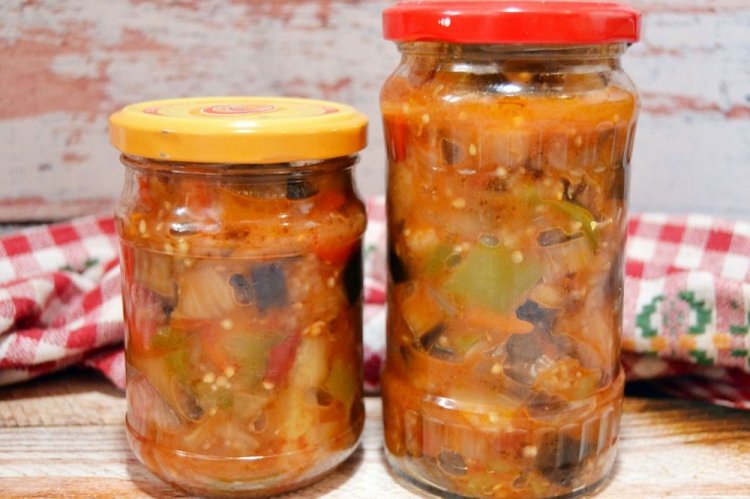 12 незрівнянних салатів з кабачків та помідорів на зиму.