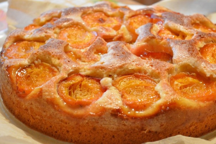 12 швидких рецептів шарлотки з абрикосами