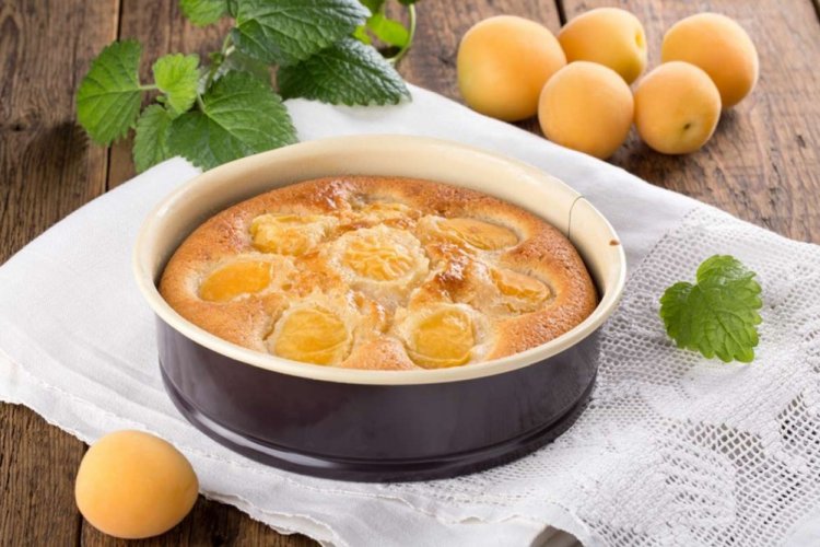 12 швидких рецептів шарлотки з абрикосами