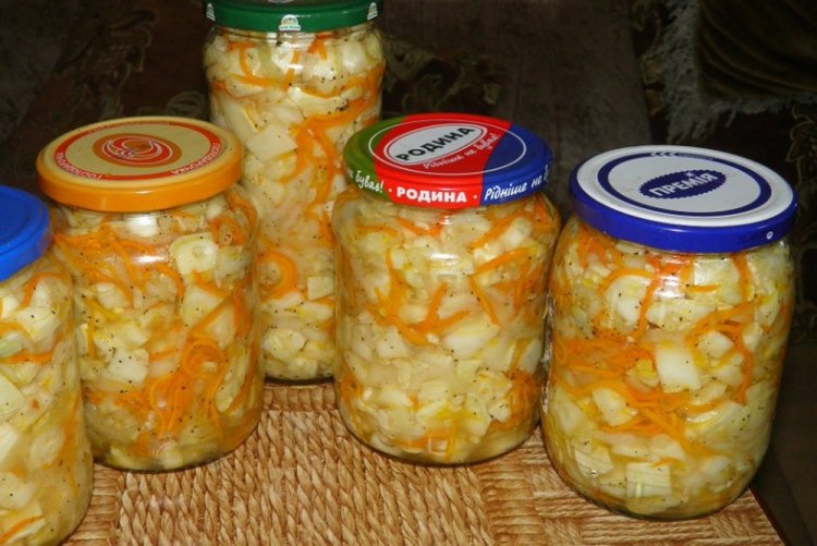 12 простих салатів з патисонів на зиму