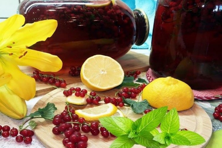 12 найсмачніших компотів із червоної смородини з апельсином