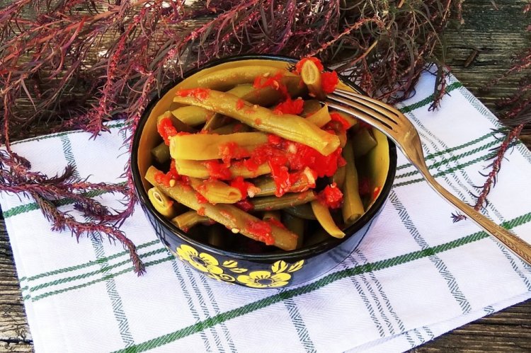 12 найсмачніших рецептів стручкової квасолі на зиму