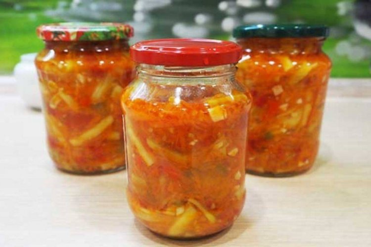 15 найкращих салатів зі стручкової квасолі на зиму