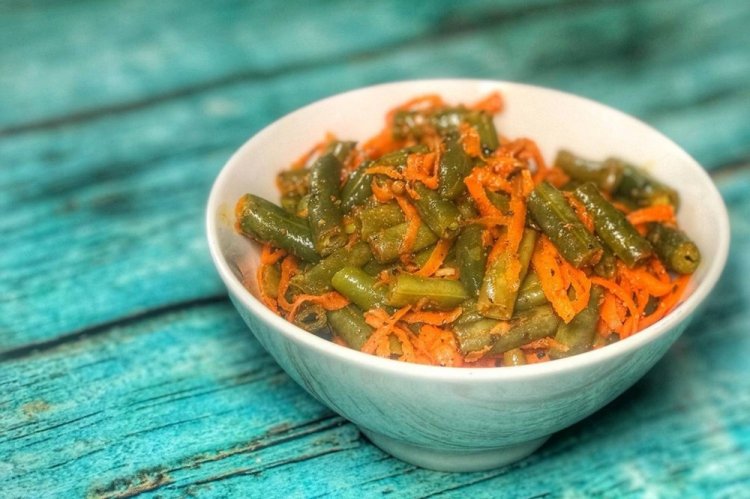 15 найкращих салатів зі стручкової квасолі на зиму