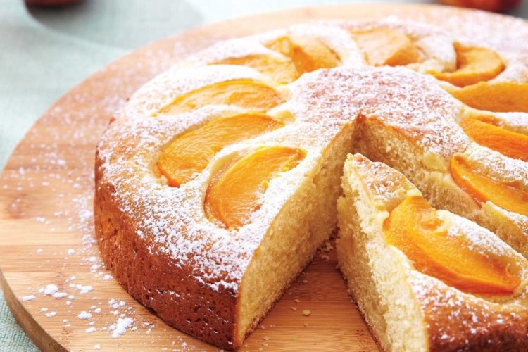 15 простих рецептів шарлотки з персиками