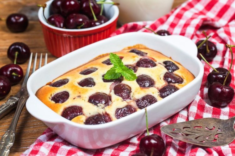 20 незрівнянних рецептів клафуті з вишнею