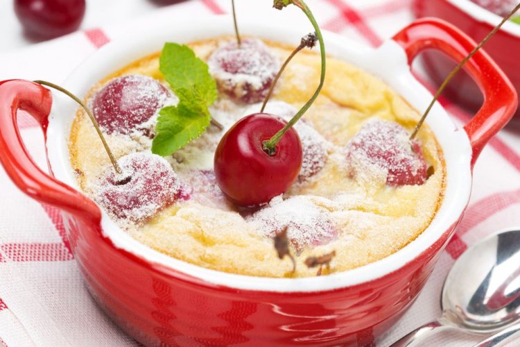 20 незрівнянних рецептів клафуті з вишнею