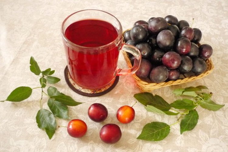 20 компотів з аличі, які варто приготувати
