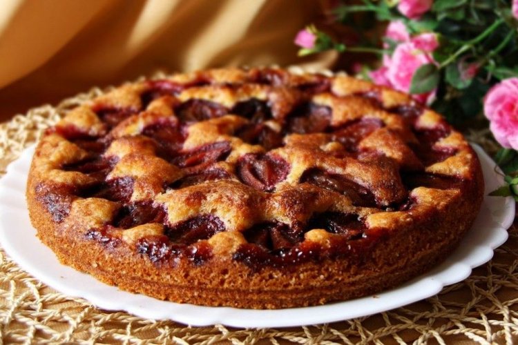 20 пирогів зі сливами, які зможе приготувати кожен