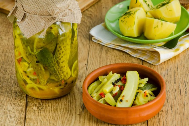 20 простих рецептів, як приготувати огірки по-польськи на зиму