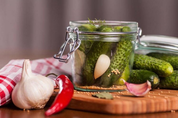 20 простих рецептів, як приготувати огірки по-польськи на зиму