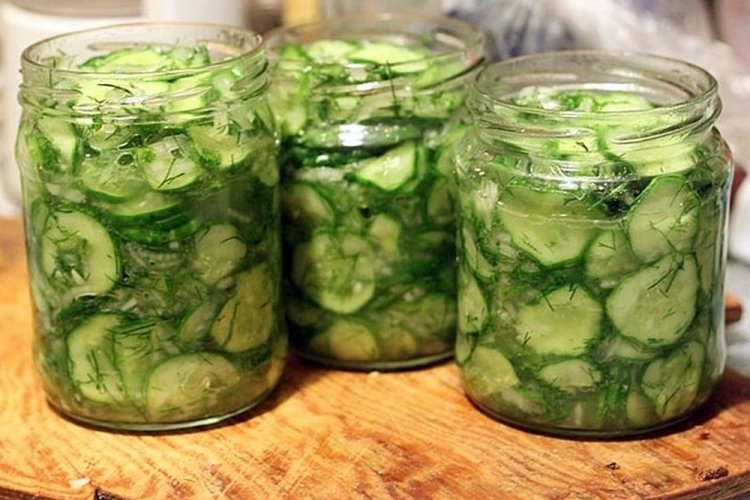 20 простих рецептів, як приготувати огірки по-польськи на зиму