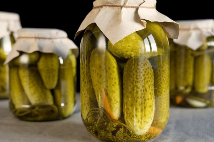 20 простих рецептів, як приготувати огірки по-польськи на зиму