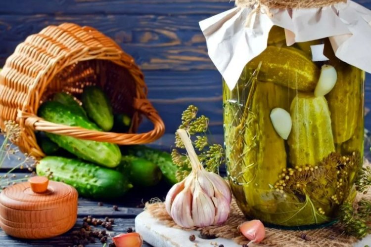 20 простих рецептів, як приготувати огірки по-польськи на зиму