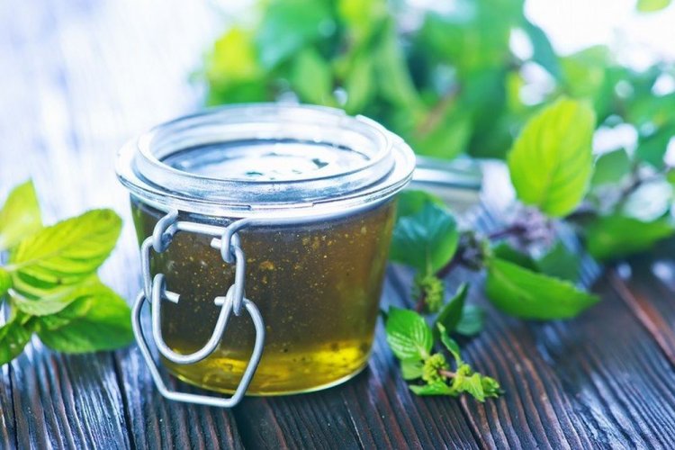 20 простих рецептів варення з акації