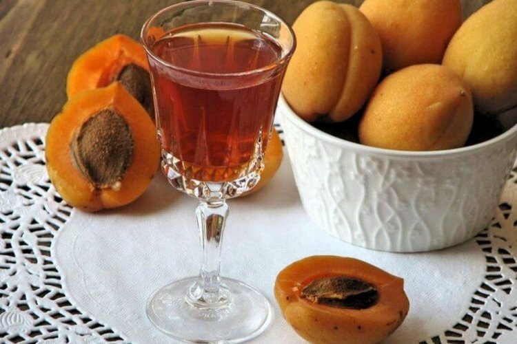 20 простих рецептів вина з абрикосів