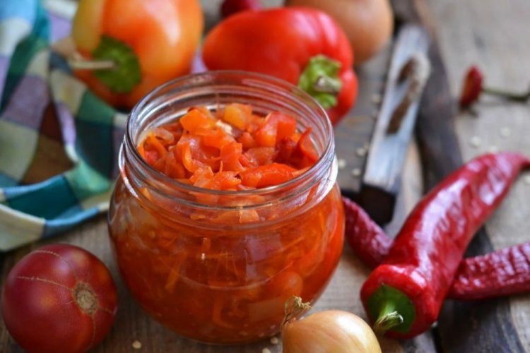 Лічо з болгарського перцю з помідорами на зиму: 20 чудових рецептів