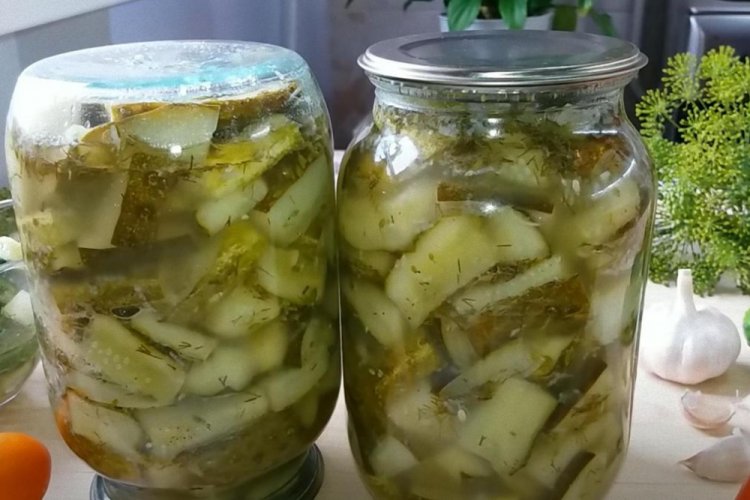 Огірки часточками на зиму: 12 найсмачніших рецептів