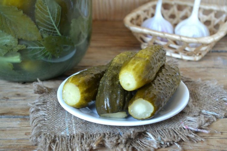 Огірки на зиму холодним способом: 20 простих та смачних рецептів