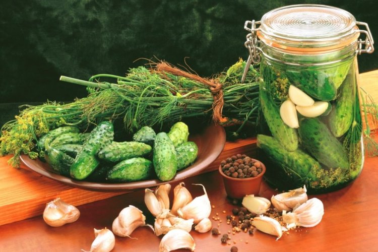 Огірки на зиму холодним способом: 20 простих та смачних рецептів