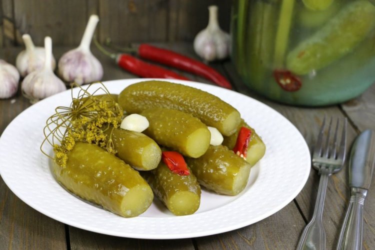 Огірки на зиму холодним способом: 20 простих та смачних рецептів