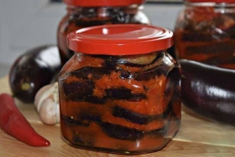 Гострі баклажани на зиму: 15 чудових рецептів