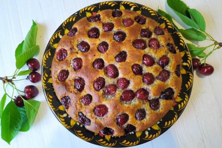 Пиріг з черешнею - 20 простих і дуже смачних рецептів