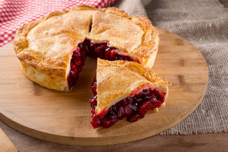 Пиріг з черешнею - 20 простих і дуже смачних рецептів