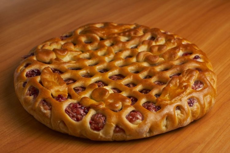 Пиріг з черешнею - 20 простих і дуже смачних рецептів