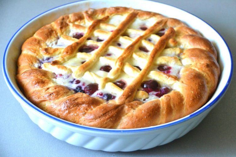 Пиріг з черешнею - 20 простих і дуже смачних рецептів