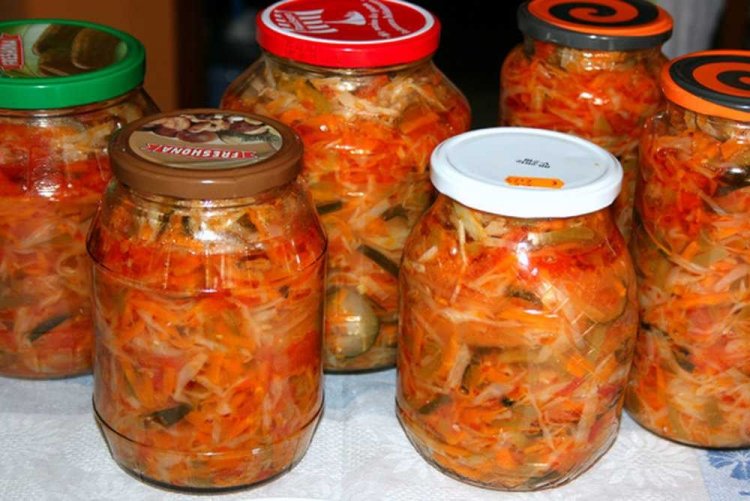 Солянка на зиму у банках: 10 легких рецептів заготівлі