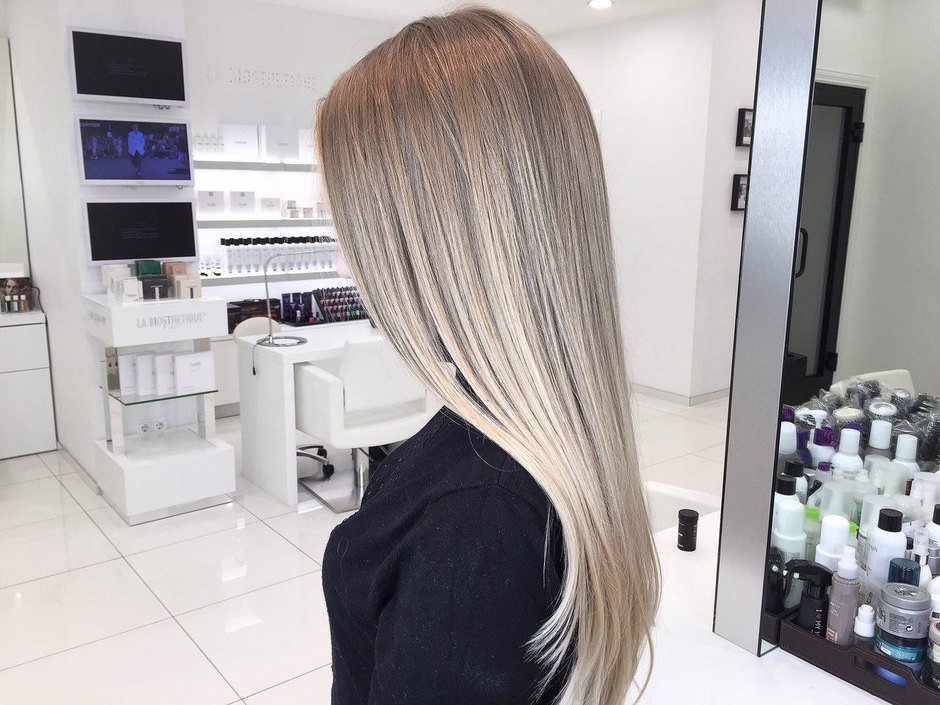 Фарбування AirTouch: що це таке, особливості техніки, кому підійде