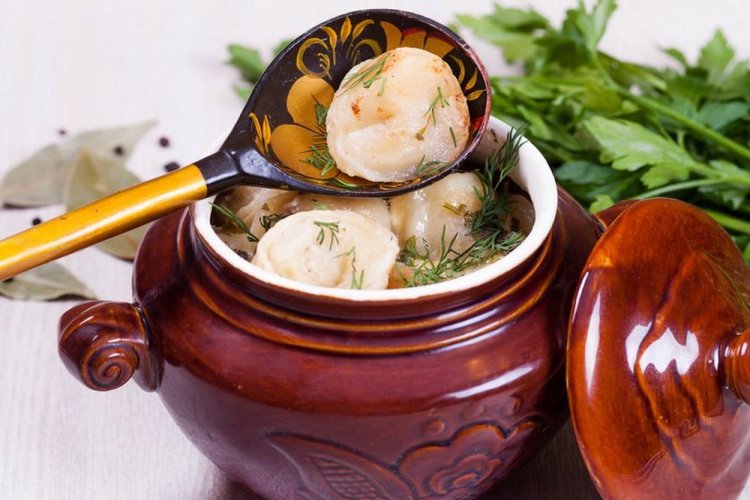 Пельмені в горщиках в духовці: 20 найкращих рецептів