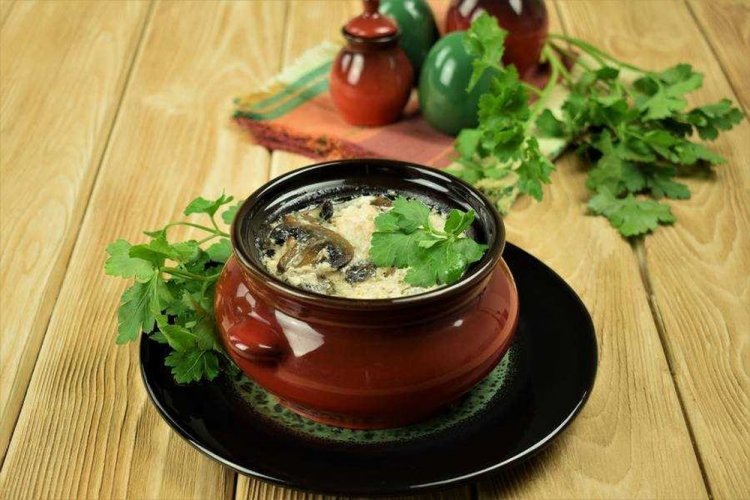 Пельмені в горщиках в духовці: 20 найкращих рецептів