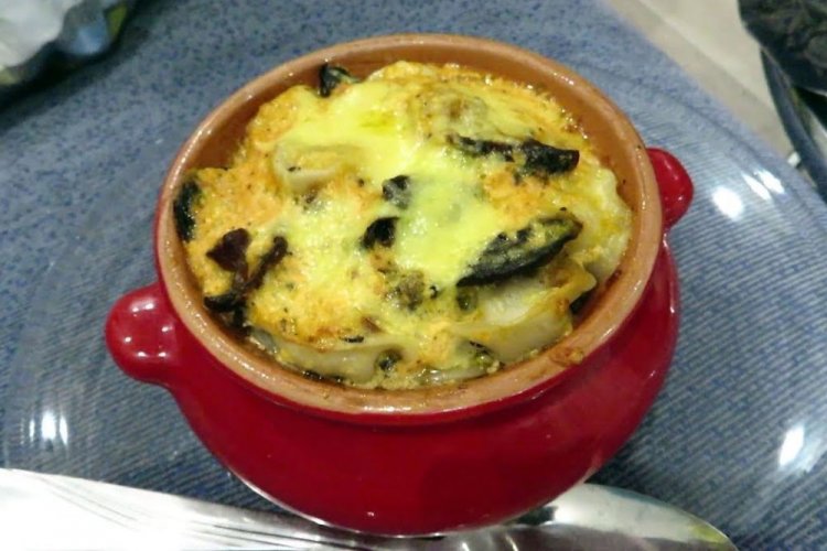 Пельмені в горщиках в духовці: 20 найкращих рецептів