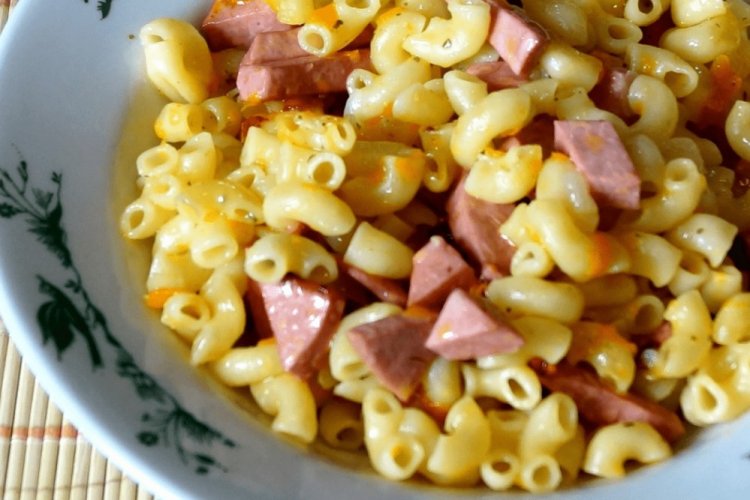 15 швидких рецептів макаронів з сосисками