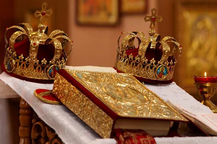 Вінчання в православній церкві: правила, прикмети, забобони, до чого випадково потрапити на церемонію, побачити її, загорілася фата