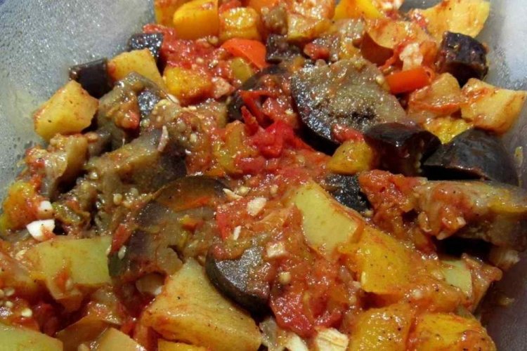 Овочеве рагу з кабачками та картоплею: 12 легких рецептів