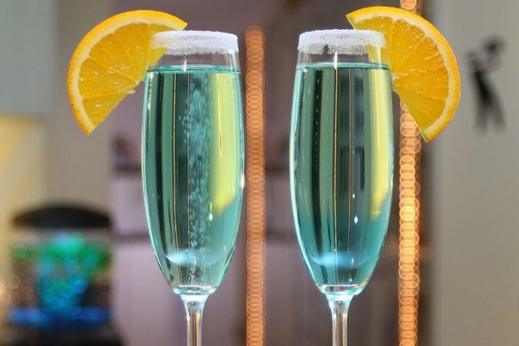20 приголомшливих рецептів коктейлів із шампанським