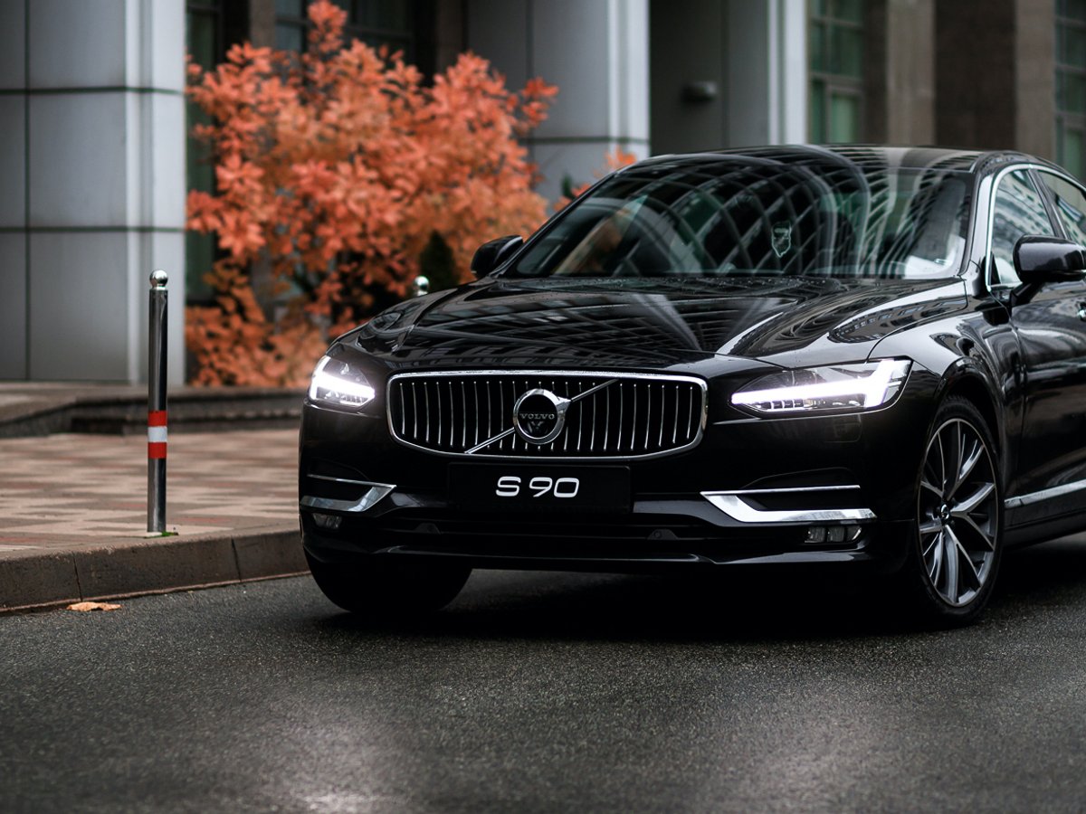 Volvo S90