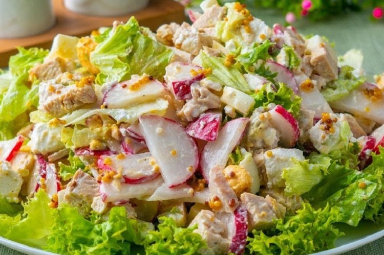 15 салатів з мікрозеленню, які можна приготувати нашвидкуруч