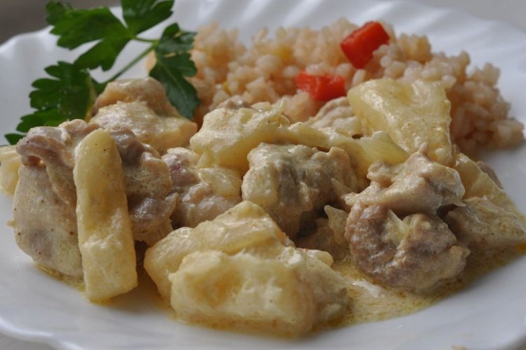 20 рецептів курки з ананасами в духовці, щоб порадувати сім'ю