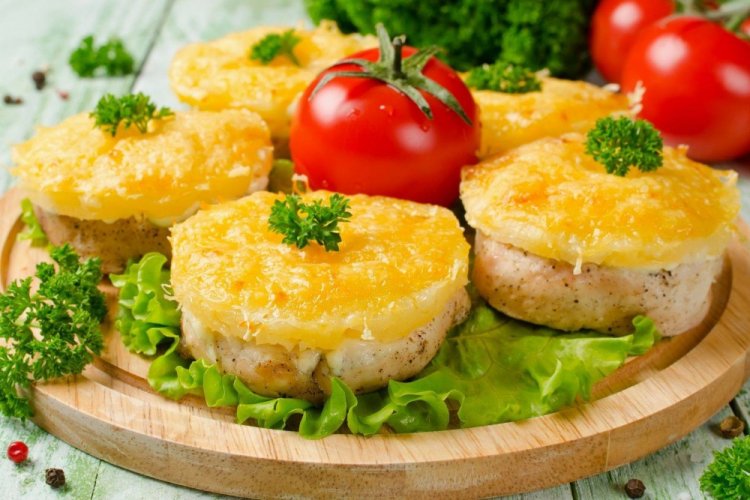 20 рецептів курки з ананасами в духовці, щоб порадувати сім'ю