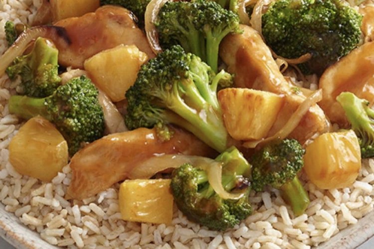 20 рецептів курки з ананасами в духовці, щоб порадувати сім'ю